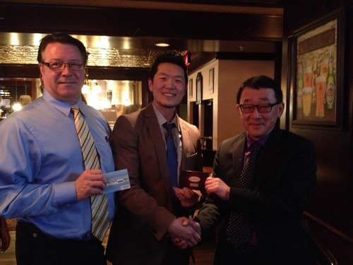 winners_at_vancouver_pub_night.jpg winners_at_vancouver_pub_night.jpg