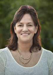 Lynda_J_Lawrence_Photo.jpg