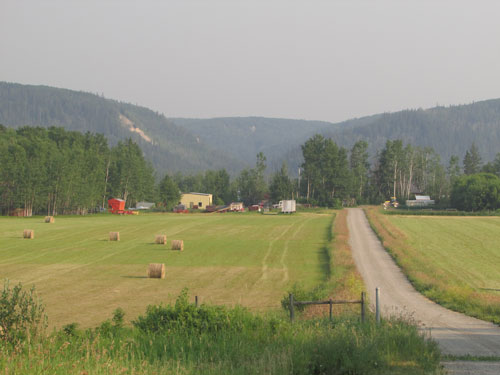 farm_flickr_DeSmog-Canada_Emma-Gilchrist_2014_14524247117_a2fa8be0ce_o.jpg
